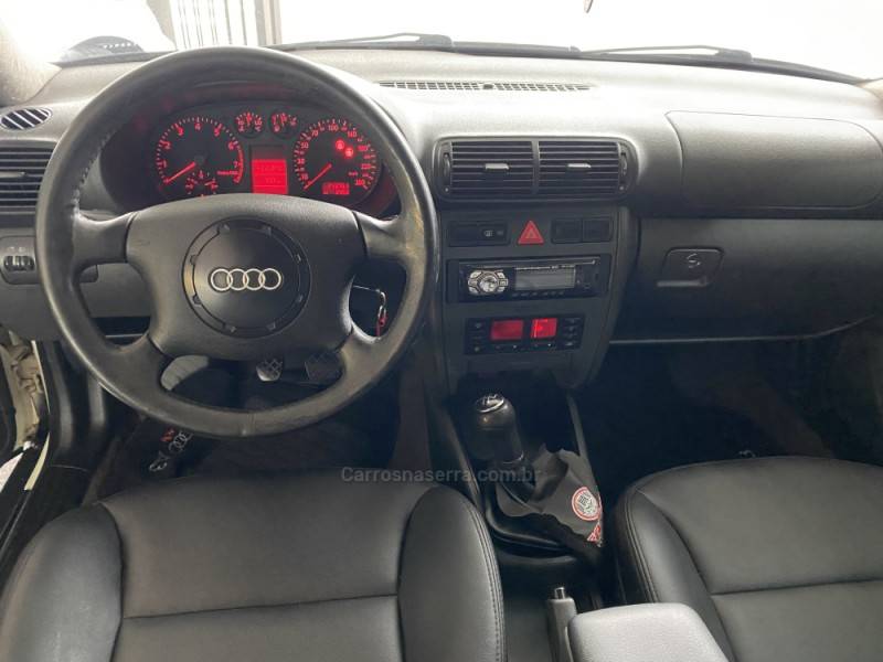 AUDI - A3 - 1997/1998 - Branca - R$ 24.900,00