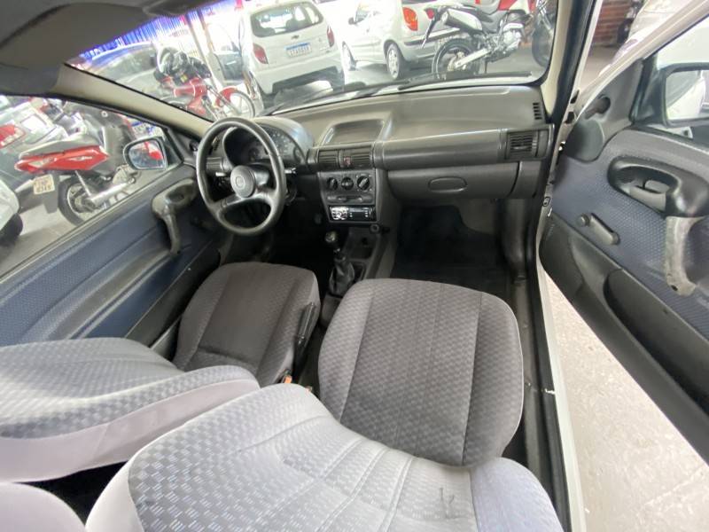CHEVROLET - CORSA - 1997/1998 - Branca - R$ 13.900,00
