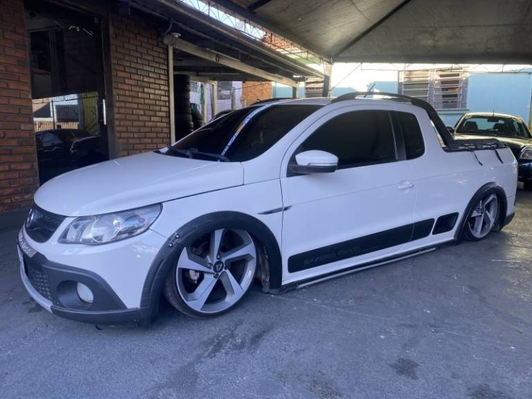 VOLKSWAGEN - SAVEIRO - 2012/2013 - Branca - R$ 48.900,00