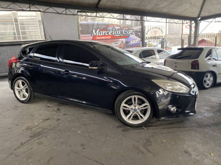 FORD - FOCUS - 2013/2014 - Azul - R$ 50.900,00