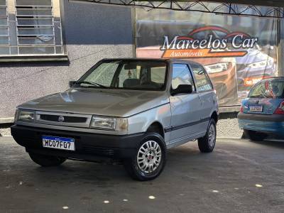 FIAT - UNO - 2003/2004 - Prata - R$ 13.900,00