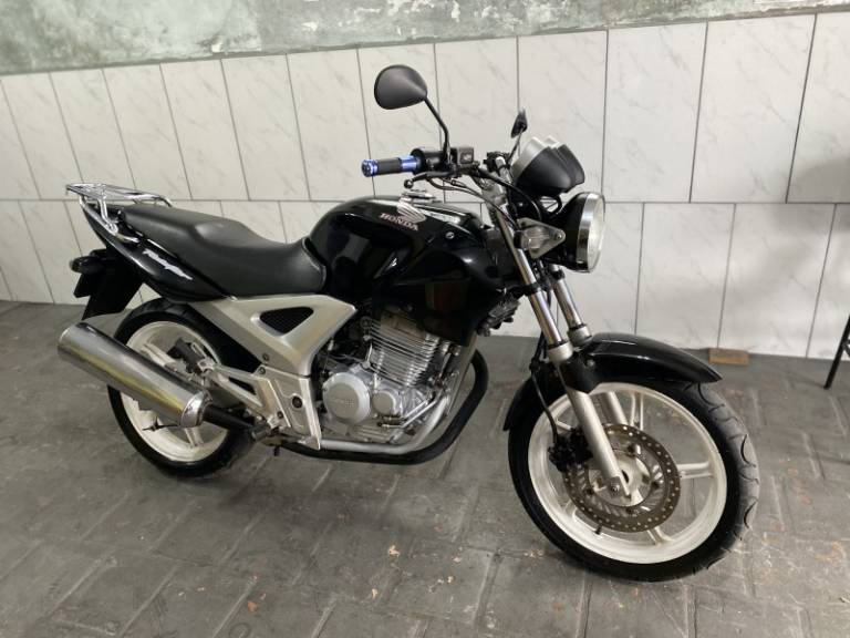 HONDA - CBX 250 TWISTER - 2006/2006 - Preta - R$ 9.300,00