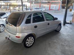 CHEVROLET - CORSA - 2010/2011 - Prata - R$ 30.900,00
