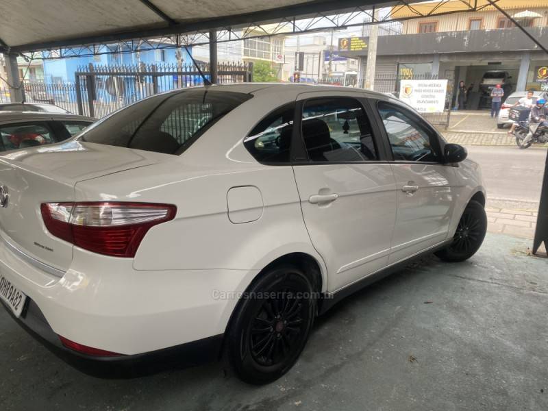 FIAT - GRAND SIENA - 2016/2016 - Branca - R$ 41.900,00