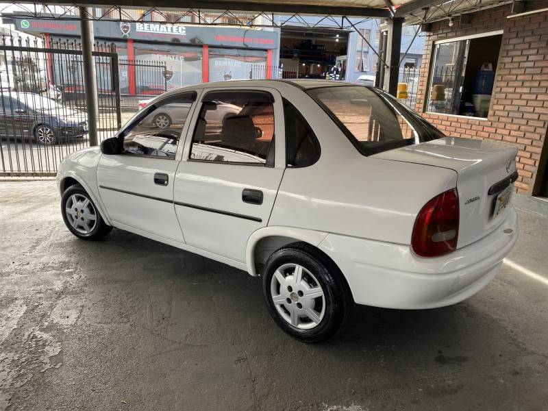 CHEVROLET - CORSA - 1999/1999 - Branca - R$ 15.500,00