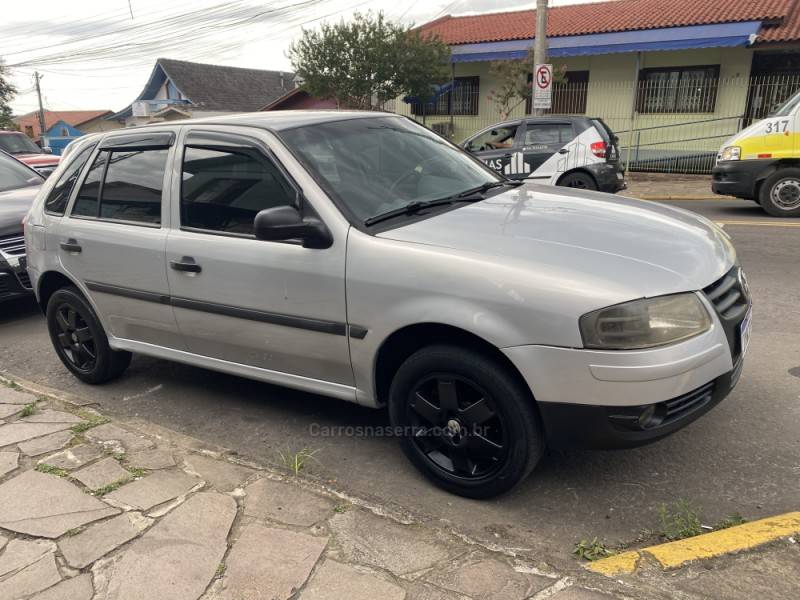 VOLKSWAGEN - GOL - 2006/2006 - Prata - R$ 19.000,00