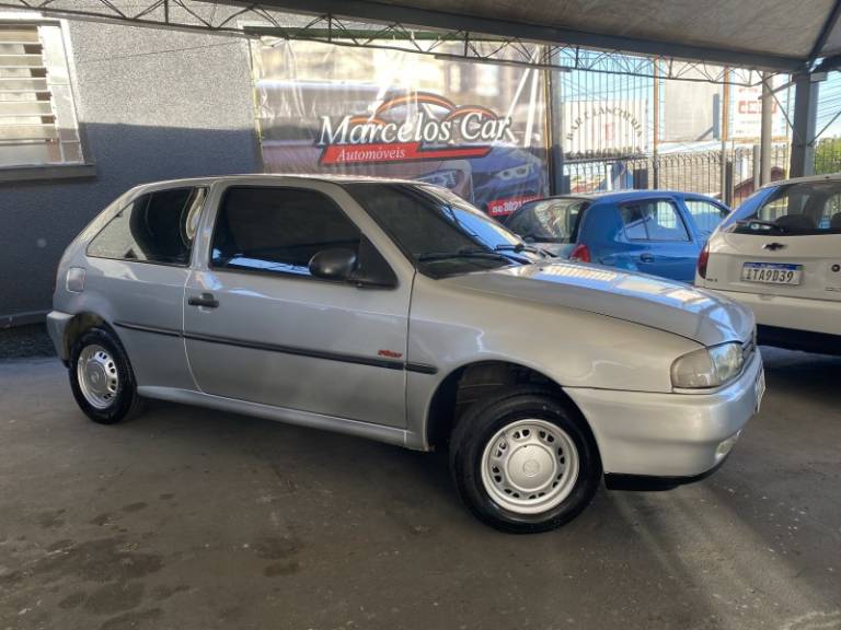 VOLKSWAGEN - GOL - 1998/1998 - Prata - R$ 13.900,00