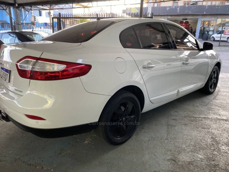 RENAULT - FLUENCE - 2013/2013 - Branca - R$ 41.900,00