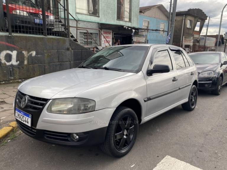 VOLKSWAGEN - GOL - 2006/2006 - Prata - R$ 19.000,00