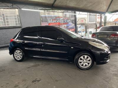 PEUGEOT - 207 - 2011/2012 - Preta - R$ 24.500,00