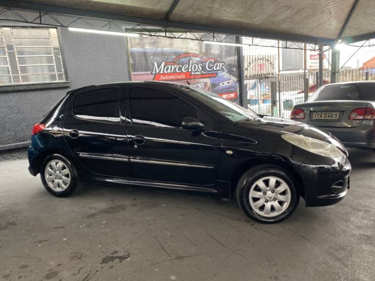 PEUGEOT - 207 - 2011/2012 - Preta - R$ 24.500,00