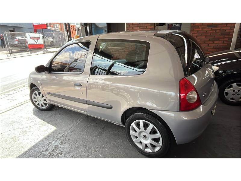 RENAULT - CLIO - 2006/2006 - Bege - R$ 16.900,00