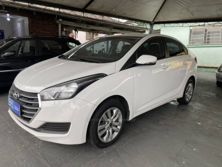 HYUNDAI - HB20S - 2018/2018 - Branca - R$ 55.000,00