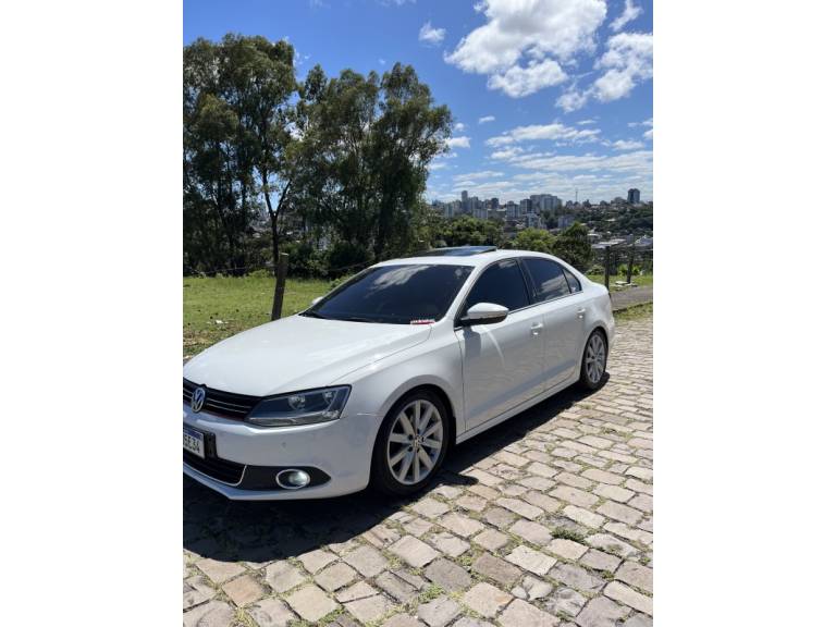VOLKSWAGEN - JETTA - 2014/2014 - Branca - R$ 72.900,00