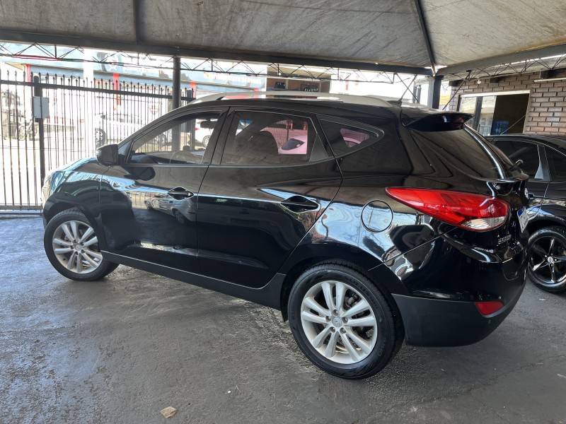 HYUNDAI - IX35 - 2011/2012 - Preta - R$ 65.900,00