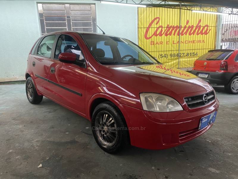 CHEVROLET - CORSA - 2005/2005 - Vermelha - R$ 18.900,00