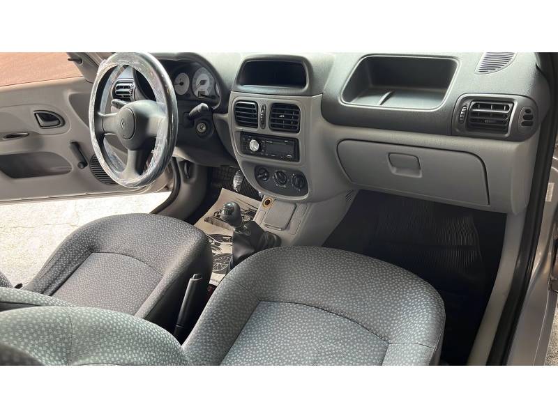 RENAULT - CLIO - 2006/2006 - Bege - R$ 16.900,00
