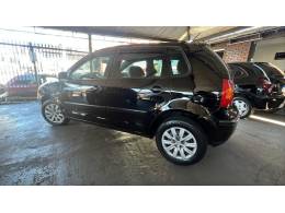VOLKSWAGEN - POLO - 2003/2003 - Preta - R$ 23.900,00