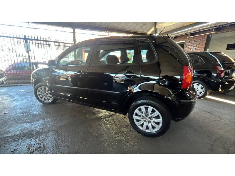 VOLKSWAGEN - POLO - 2003/2003 - Preta - R$ 23.900,00