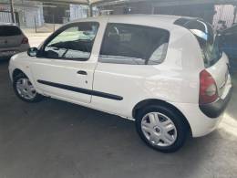 RENAULT - CLIO - 2004/2004 - Branca - R$ 17.900,00