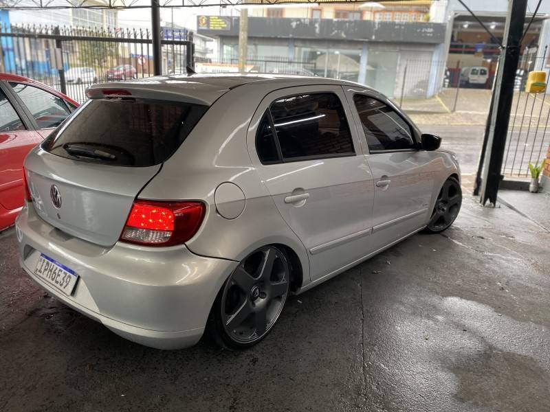 VOLKSWAGEN - GOL - 2008/2009 - Prata - R$ 25.500,00
