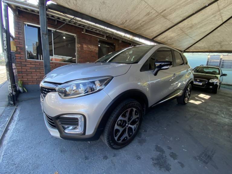 RENAULT - CAPTUR - 2019/2019 - Prata - R$ 75.900,00