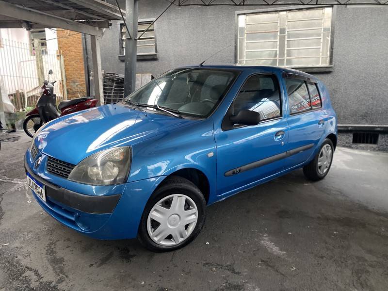RENAULT - CLIO - 2004/2004 - Azul - R$ 18.900,00