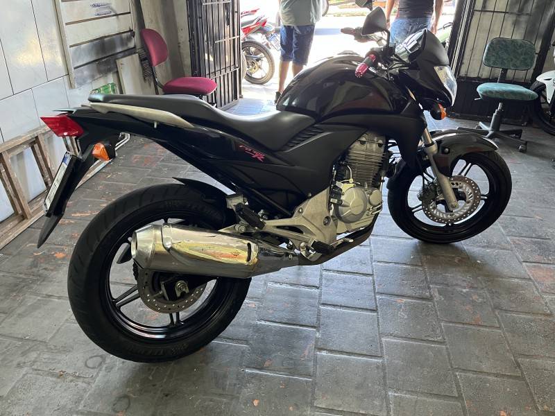 HONDA - CB 300R - 2012/2012 - Preta - R$ 14.200,00