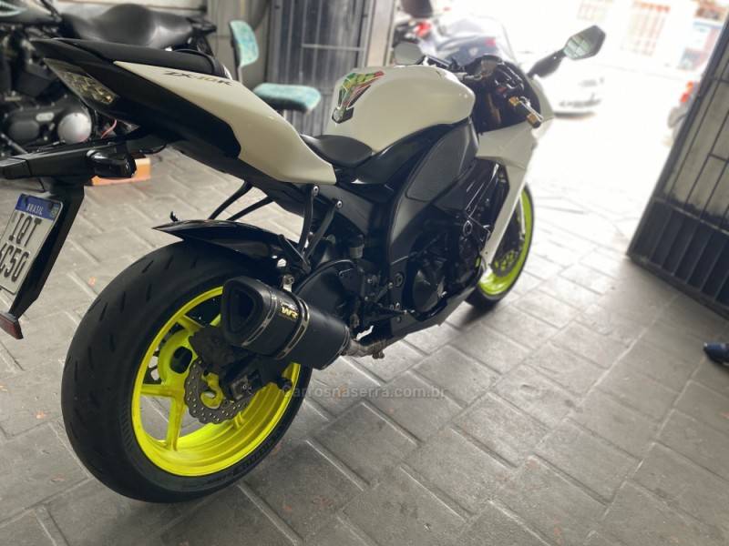 KAWASAKI - NINJA ZX-10R - 2009/2009 - Branca - R$ 39.500,00