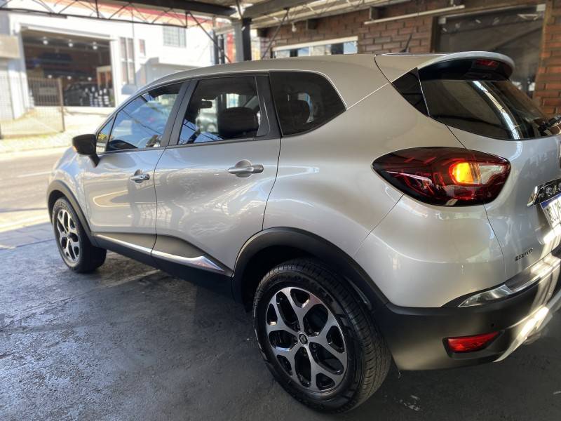 RENAULT - CAPTUR - 2019/2019 - Prata - R$ 75.900,00