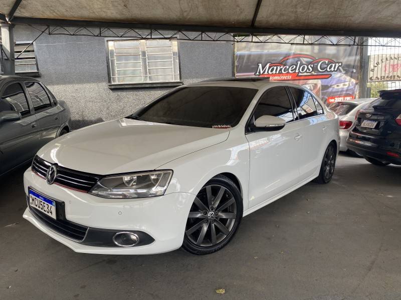 VOLKSWAGEN - JETTA - 2014/2014 - Branca - R$ 77.900,00