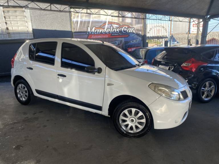 RENAULT - SANDERO - 2009/2009 - Branca - R$ 26.900,00