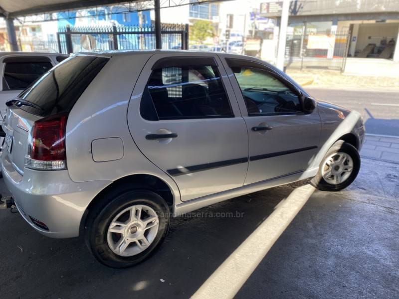 FIAT - PALIO - 2010/2010 - Prata - R$ 25.900,00