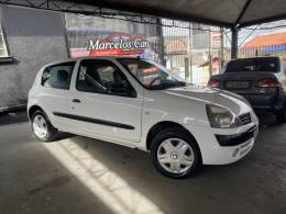 RENAULT - CLIO - 2004/2004 - Branca - R$ 17.900,00