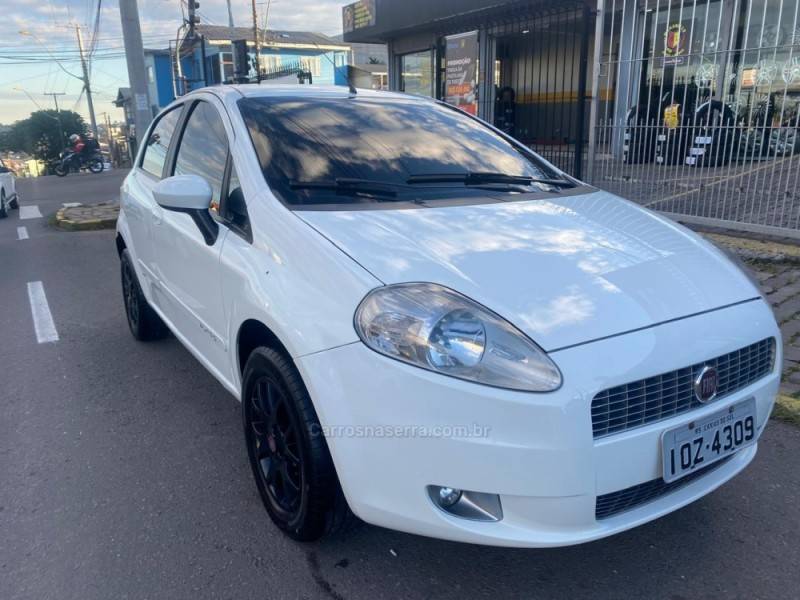 FIAT - PUNTO - 2008/2008 - Branca - R$ 29.800,00