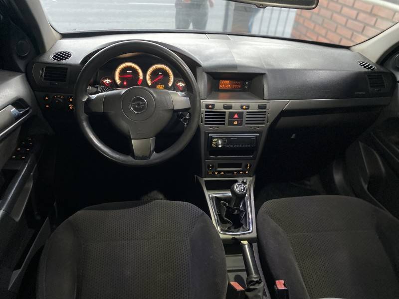 CHEVROLET - VECTRA - 2009/2009 - Vermelha - R$ 35.900,00