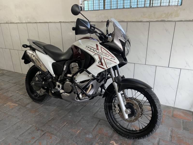 HONDA - XL 700V - 2011/2011 - Branca - R$ 33.000,00