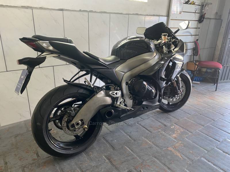 SUZUKI - GSXR - 2011/2011 - Preta - R$ 44.000,00