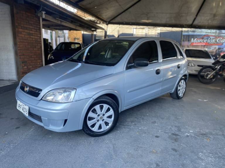 CHEVROLET - CORSA - 2010/2011 - Prata - R$ 30.900,00