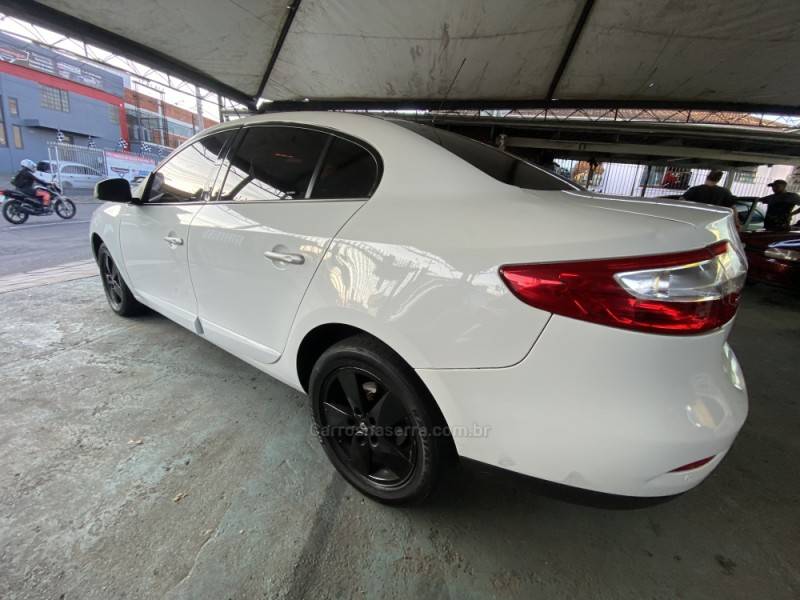 RENAULT - FLUENCE - 2013/2013 - Branca - R$ 41.900,00