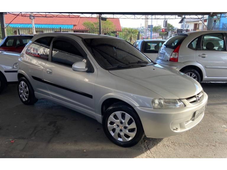 CHEVROLET - CELTA - 2002/2002 - Cinza - R$ 14.900,00