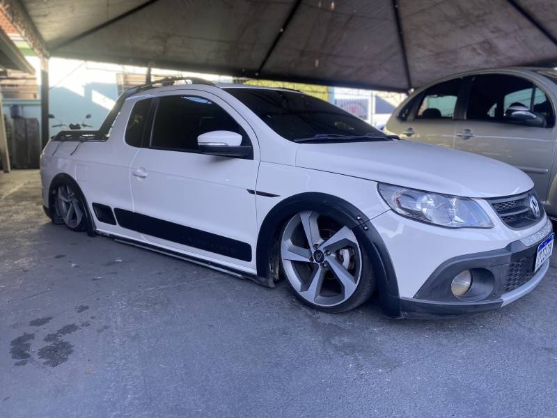VOLKSWAGEN - SAVEIRO - 2012/2013 - Branca - R$ 48.900,00