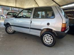 FIAT - UNO - 2003/2004 - Prata - R$ 13.900,00
