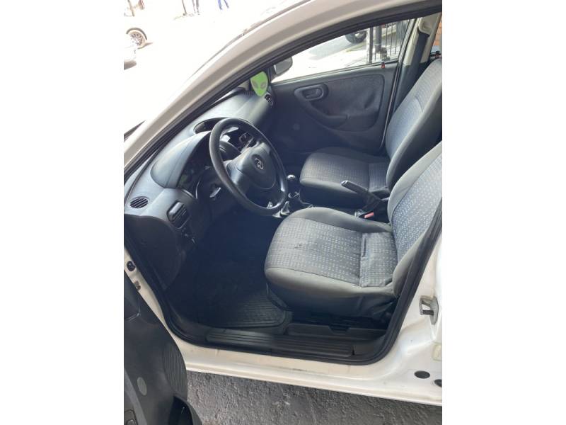 CHEVROLET - CORSA - 2007/2008 - Branca - R$ 24.900,00