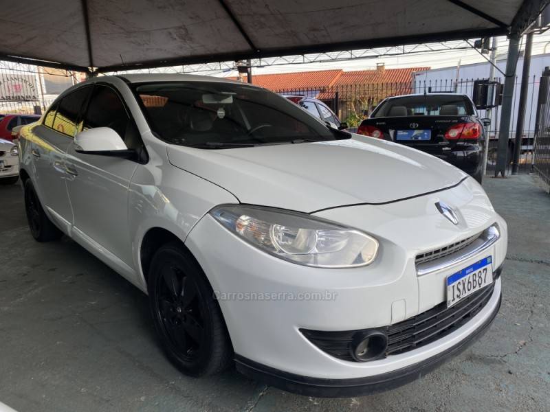 RENAULT - FLUENCE - 2013/2013 - Branca - R$ 41.900,00