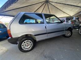 FIAT - UNO - 2003/2004 - Prata - R$ 13.900,00