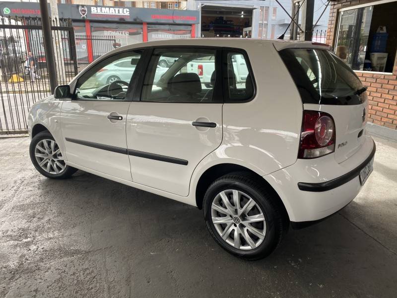 VOLKSWAGEN - POLO - 2008/2008 - Branca - R$ 35.900,00
