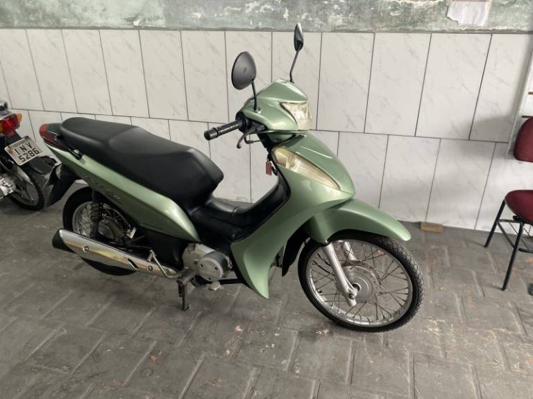 HONDA - BIZ 125 - 2011/2011 - Verde - R$ 11.000,00