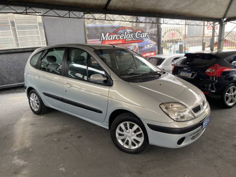 RENAULT - SCÉNIC - 2004/2004 - Prata - R$ 17.500,00