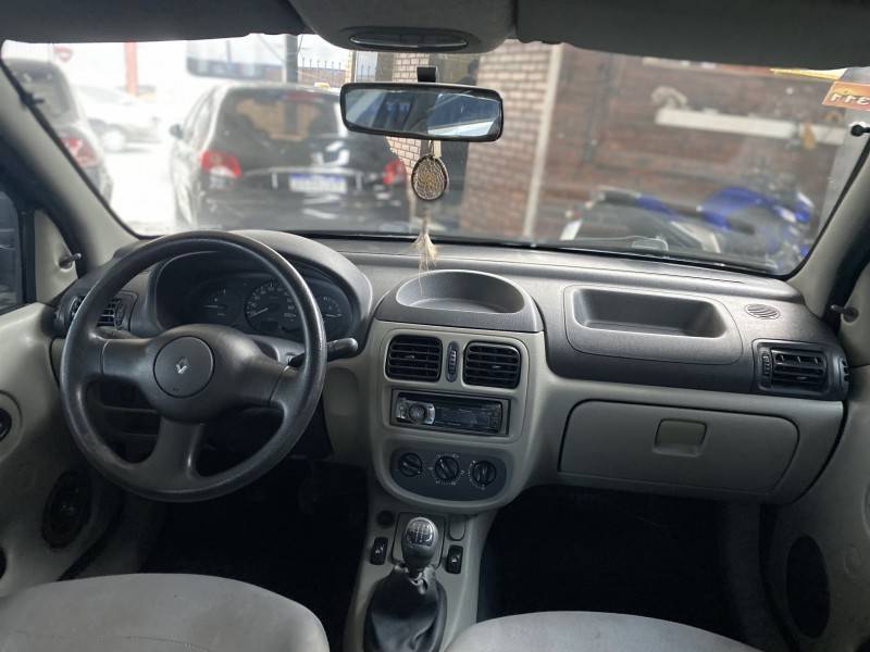 RENAULT - CLIO - 2004/2004 - Azul - R$ 18.900,00